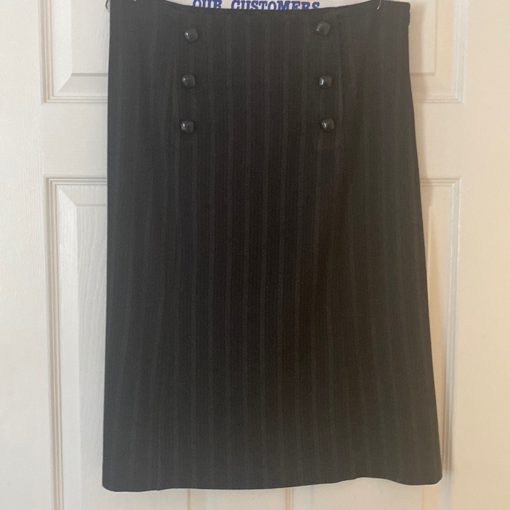 Grace Elements midi skirt w buttons. Size 10. Like new